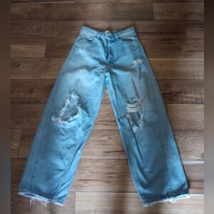 BDG Baggy High Rise Jeans with Distressed Details